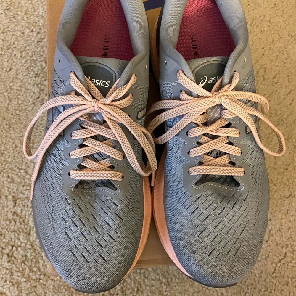 ASICS Gel Kayano 27 Sz 8.5 Womens Sheet Rock/Pure Silver Gently Used